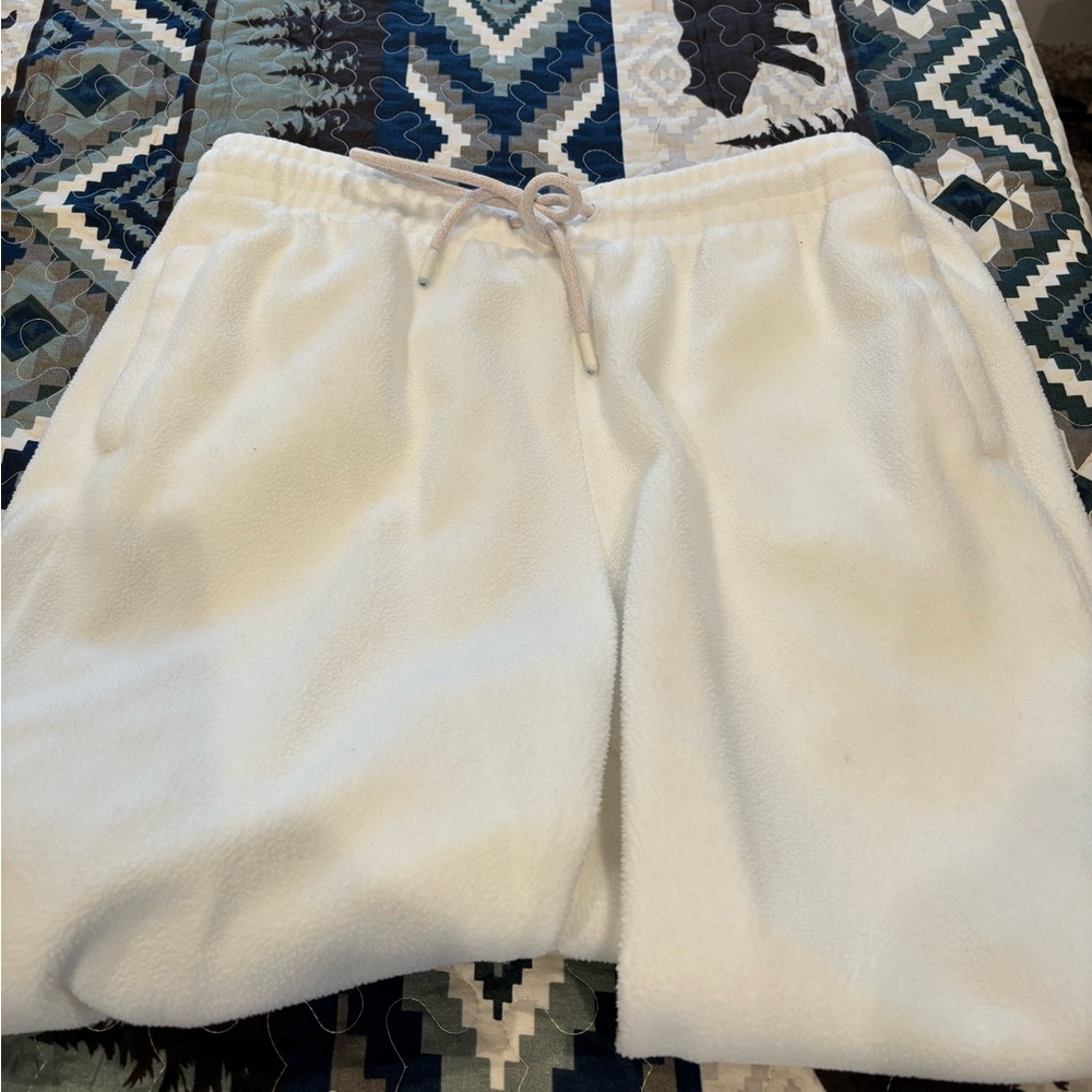 UGG Cream Soft Sweatsuit This two piece set is gorgeous. - Picture 5 of 9